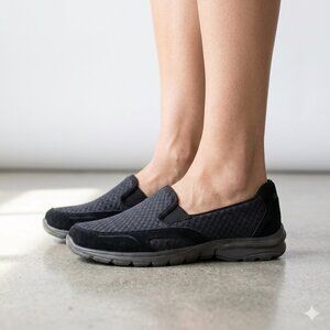 NWOT - Skechers Relaxed Fit: Breathe-Easy Fortune Size 7